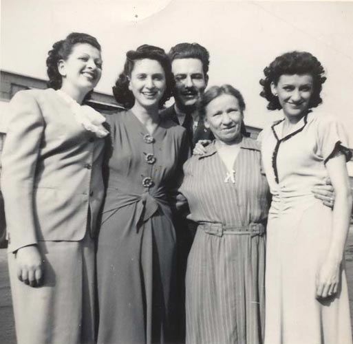 Ed Reichenbach with Altec assembly line girls. Circa 1944